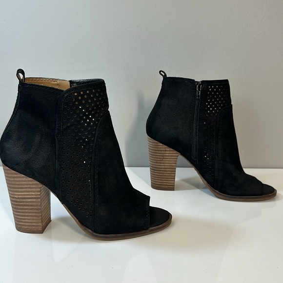 Lucky Brand Lakmen Booties Peep Toe Stacked Heel Size 7.5 - Picture 2 of 15